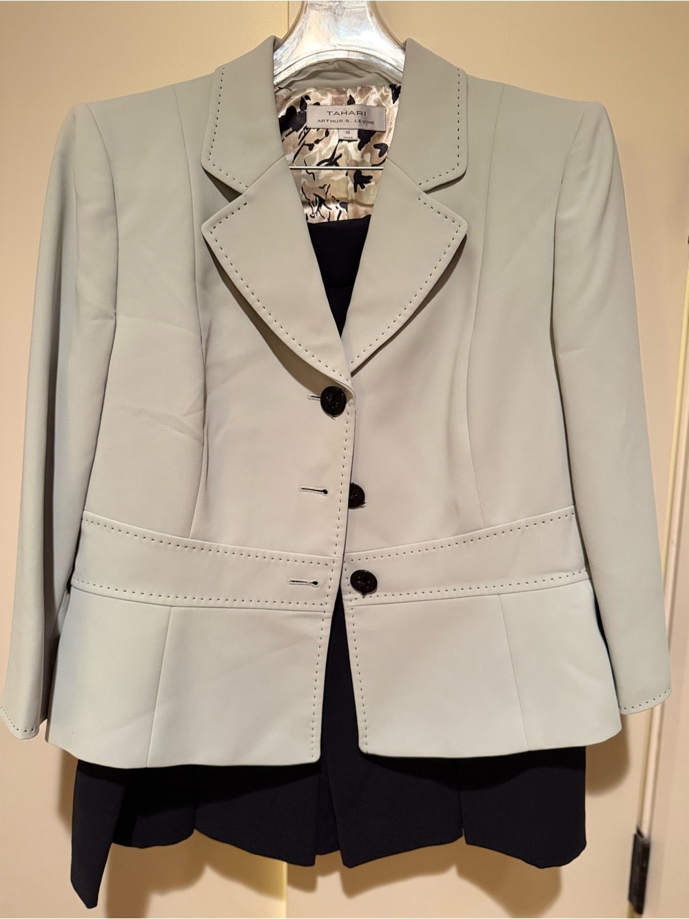 Tahari Light Gray Women's Notch-Lapel Tailored Blazer